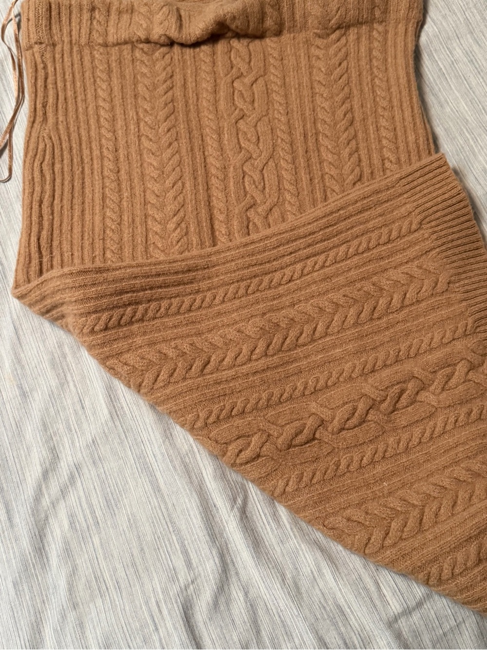Lauren Ralph Lauren Women's Camel Cable-Knit Cashmere Blend Sweater skirt - Picture 2 of 4